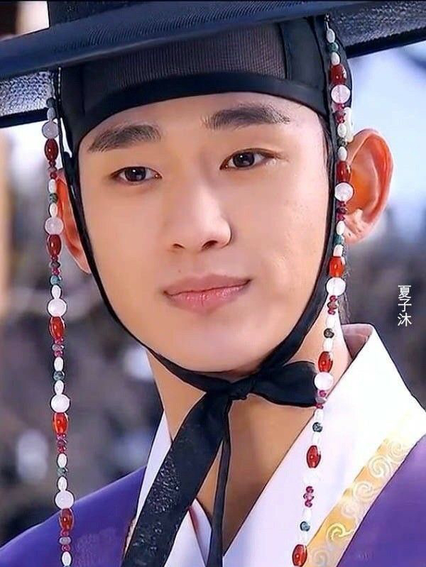 Recent activity shot of Kim Soohyun
