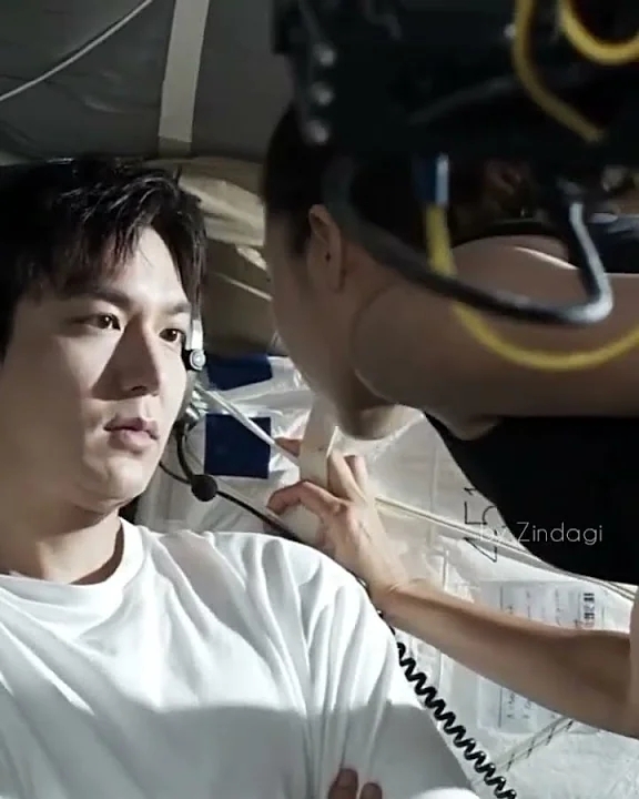 粉絲拍下的李敏鎬瞬間