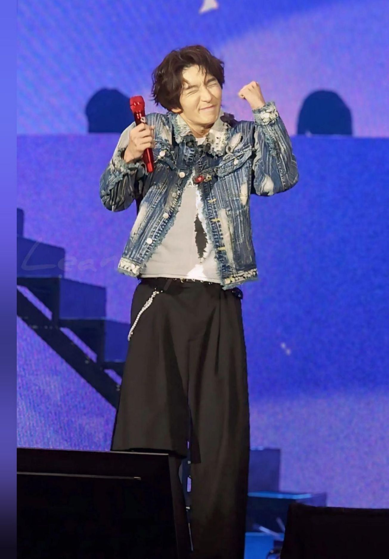 Behind-the-scenes cut of Lee Joongi