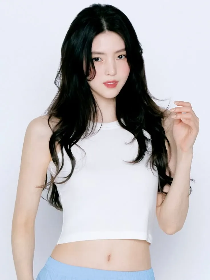 Behind-the-scenes cut of Han Sohee
