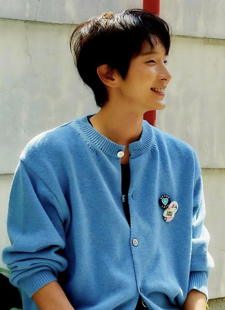 Behind-the-scenes cut of Lee Joongi