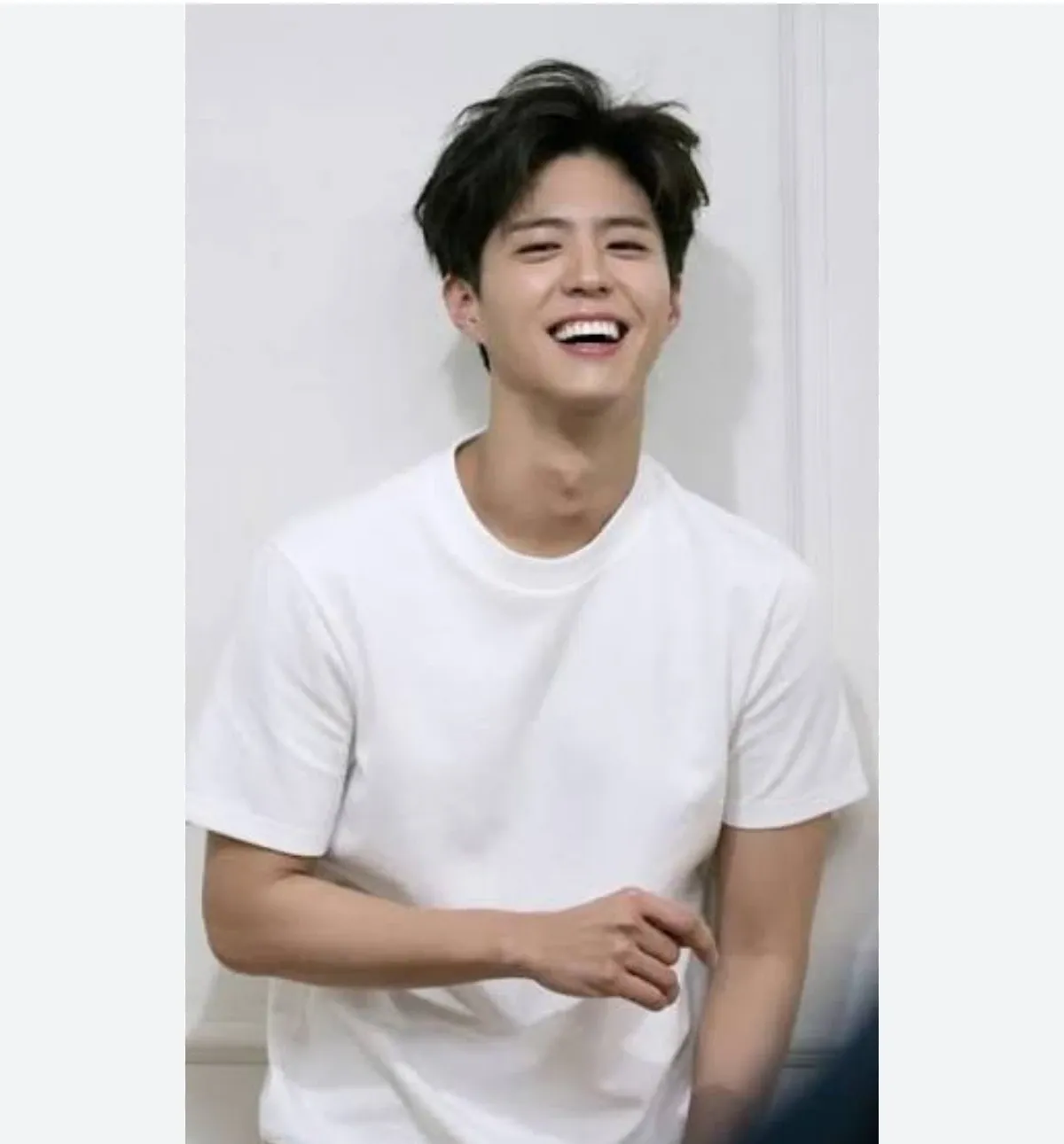 A moment captured by a fan of Park Bogum