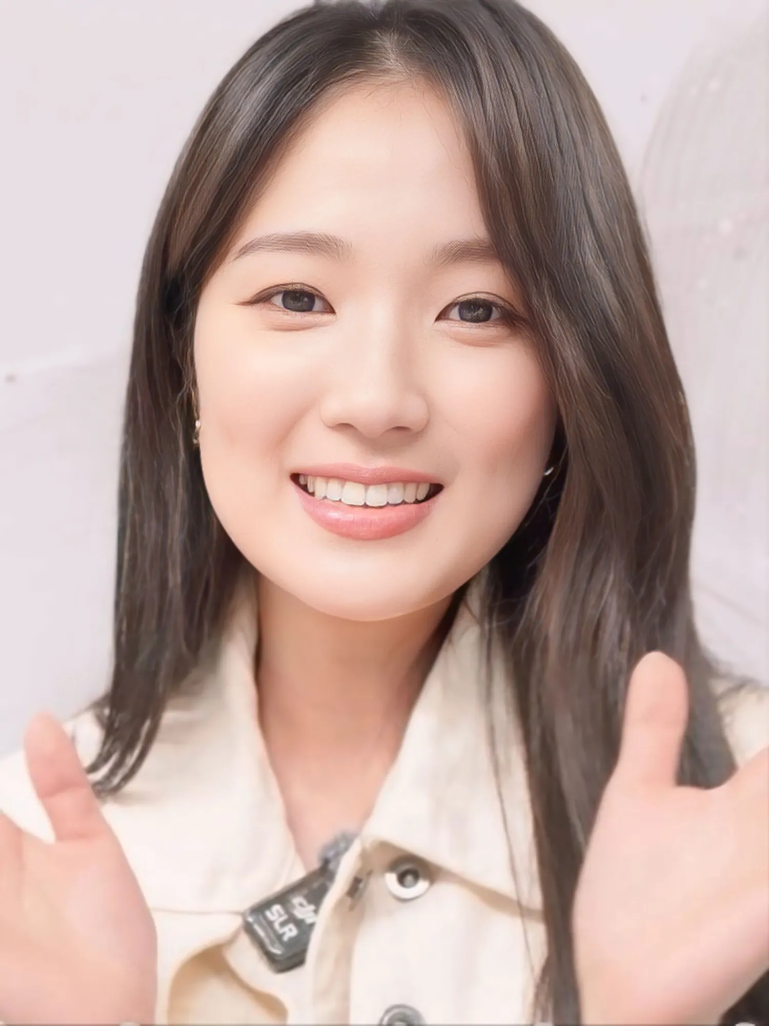 Behind-the-scenes cut of Kim Hyeyoon