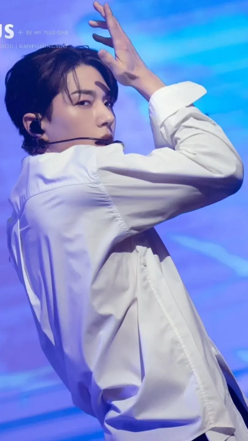 Representative background image loved by Kim Myungsoo (L) fandom