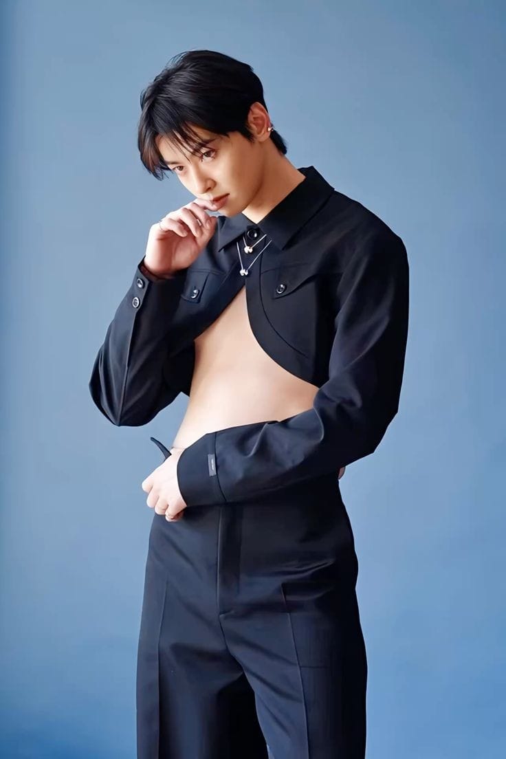 Foto terbaru dari Cha Eunwoo