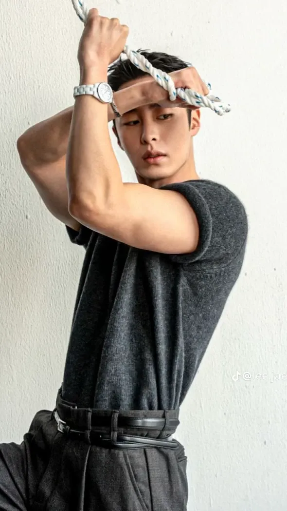 Today's popular wallpaper in Lee Jaewook community
