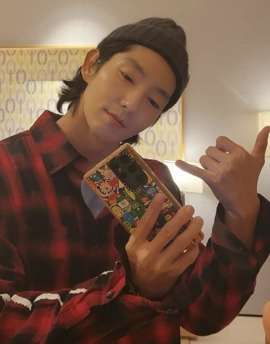 Behind-the-scenes cut of Lee Joongi