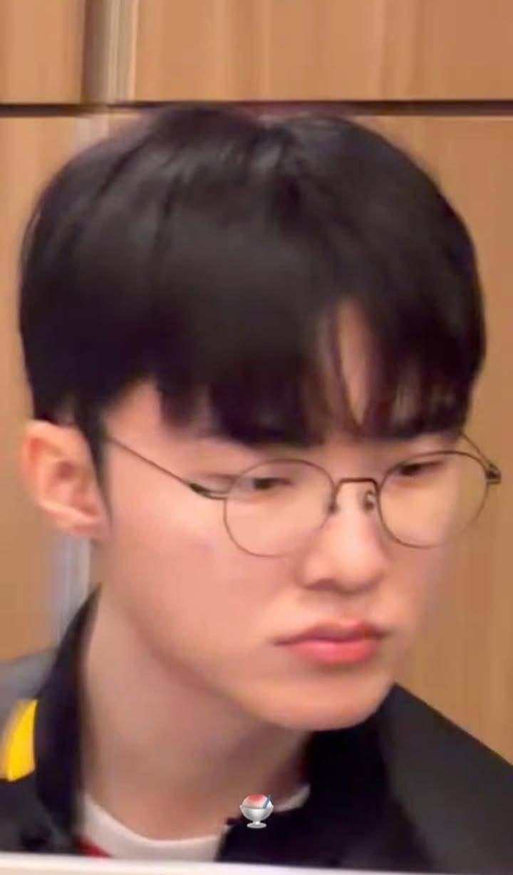 Today's popular wallpaper in Faker community