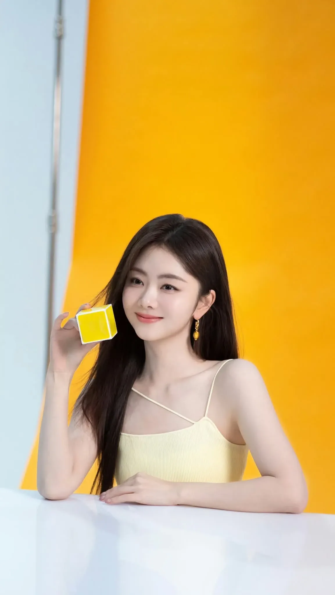 최애돌셀럽 팬덤이 추천하는 담송운 배경 이미지
