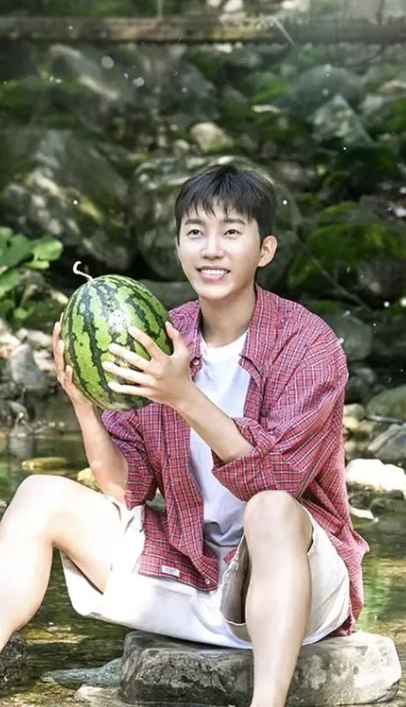 Latest photo of Lim Youngwoong