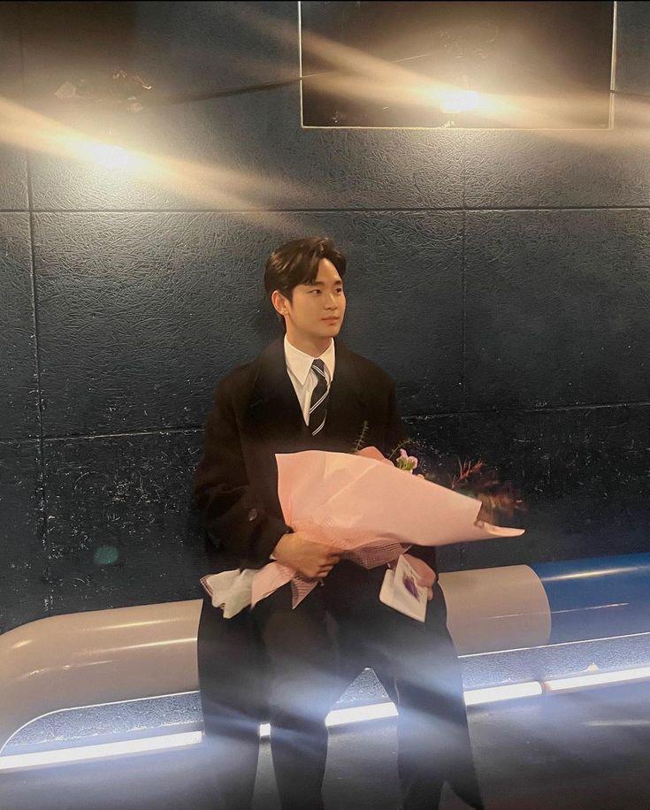 Foto terbaru dari Kim Soohyun