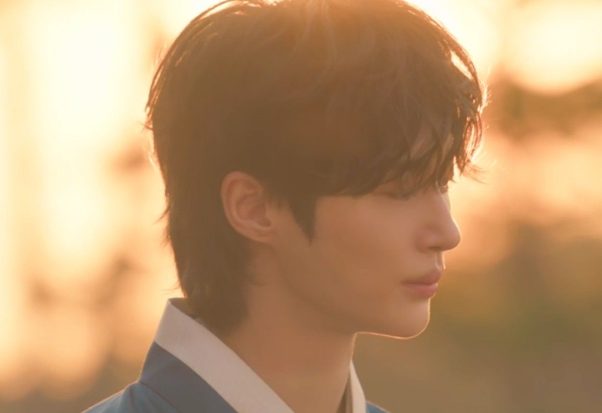 粉丝拍下的边佑锡瞬间