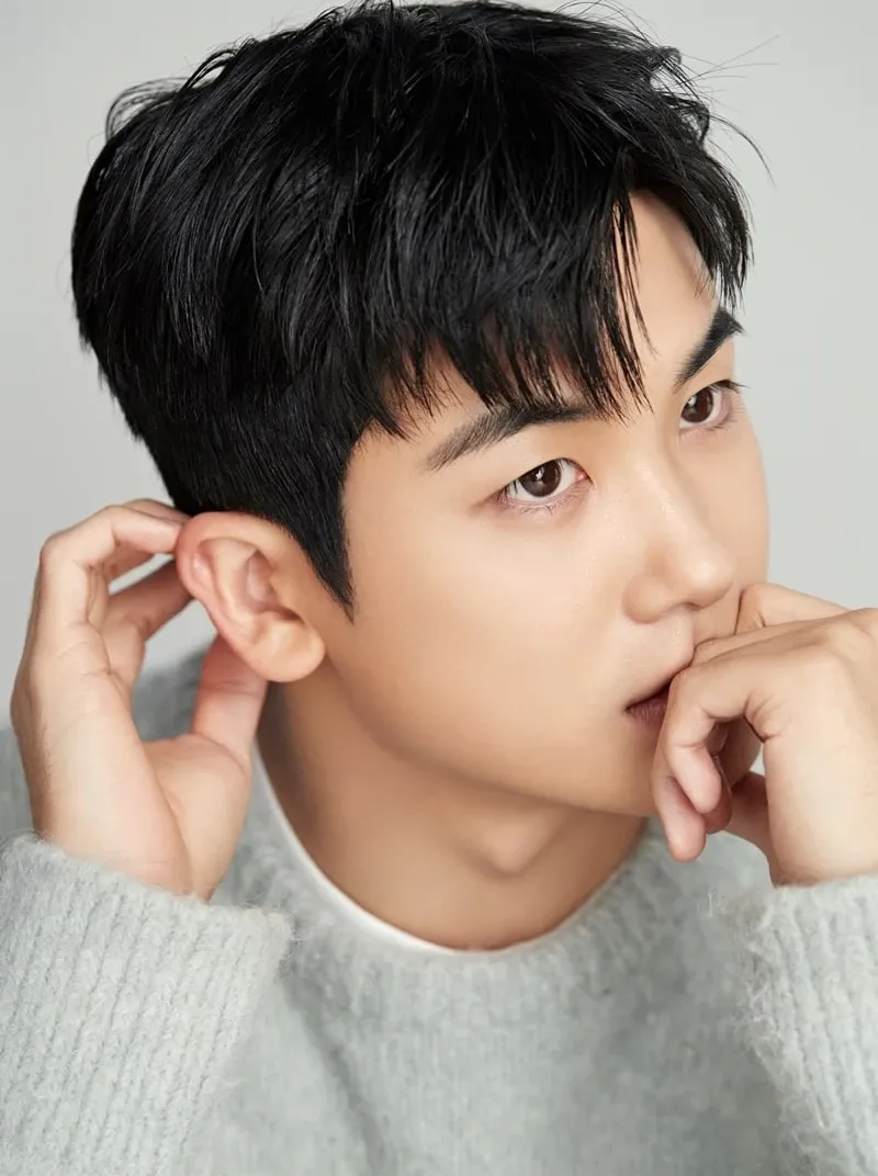 A moment captured by a fan of Park Hyungsik