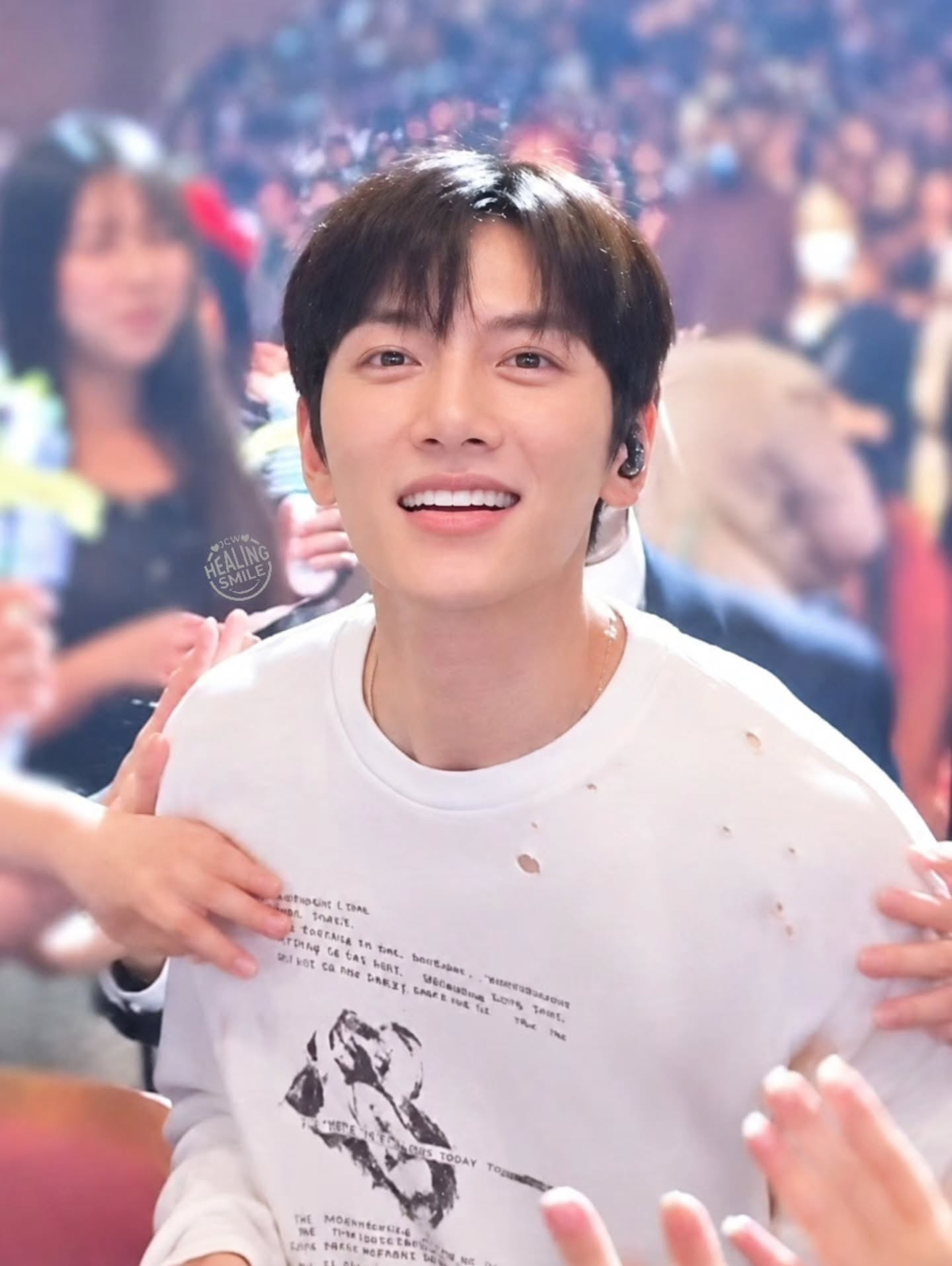 Behind-the-scenes cut of Ji Changwook