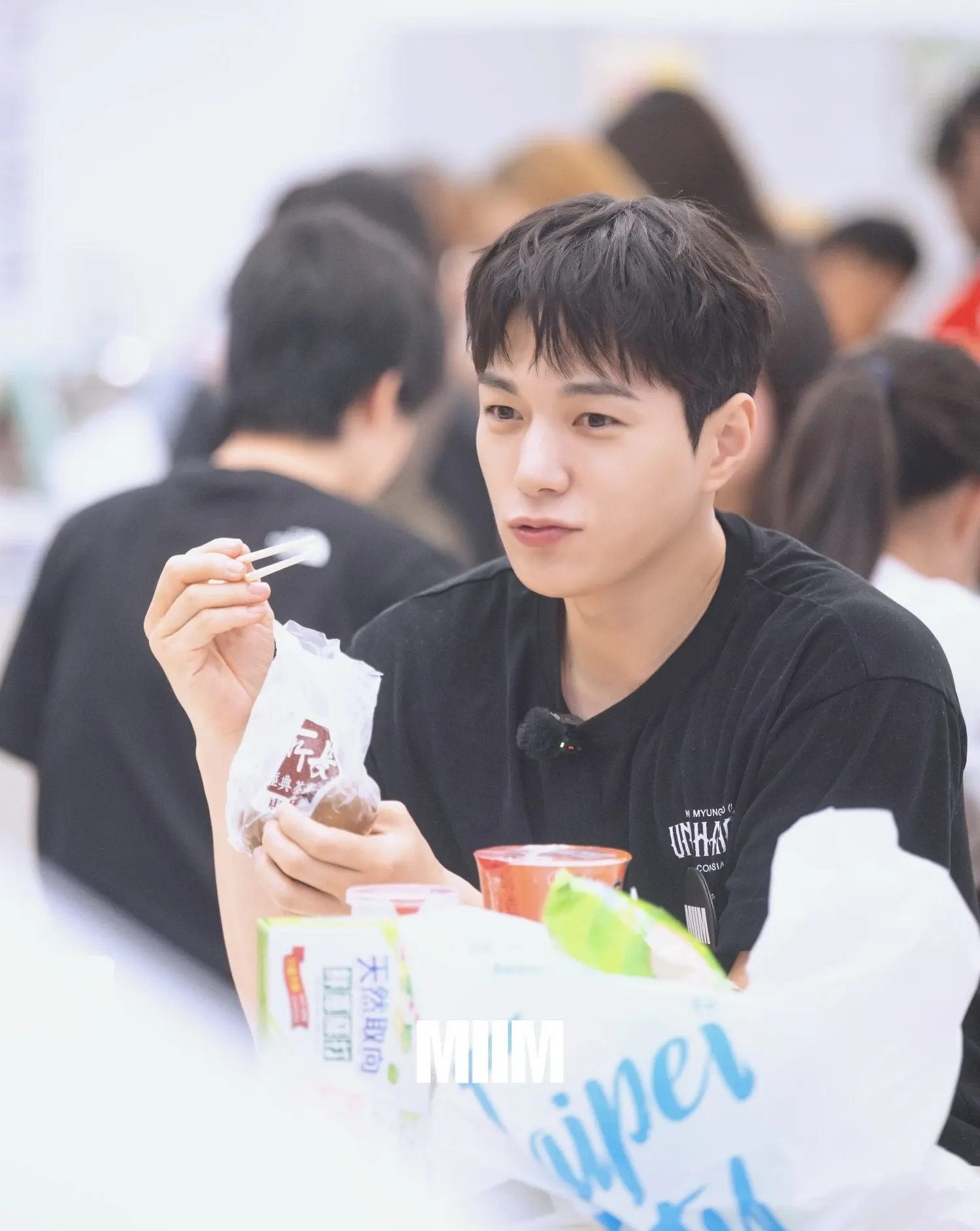 Latest photo of Kim Myungsoo (L)
