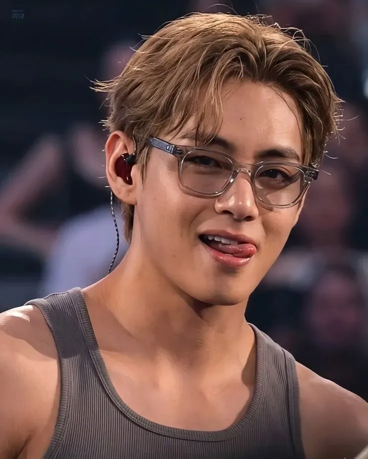 Recent activity shot of Kim Taehyung (V)