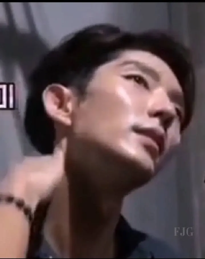 Behind-the-scenes cut of Lee Joongi