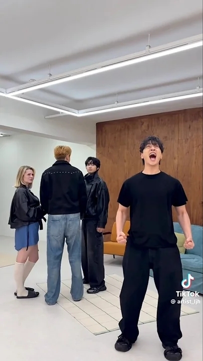 粉丝为李钟硕分享的情感壁纸