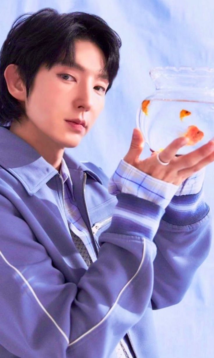 Behind-the-scenes cut of Lee Joongi