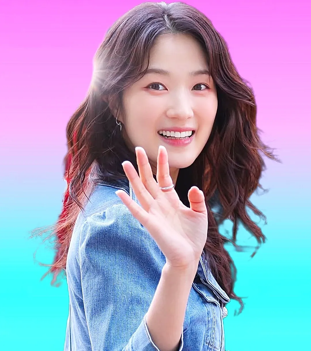 Recent activity shot of Kim Hyeyoon