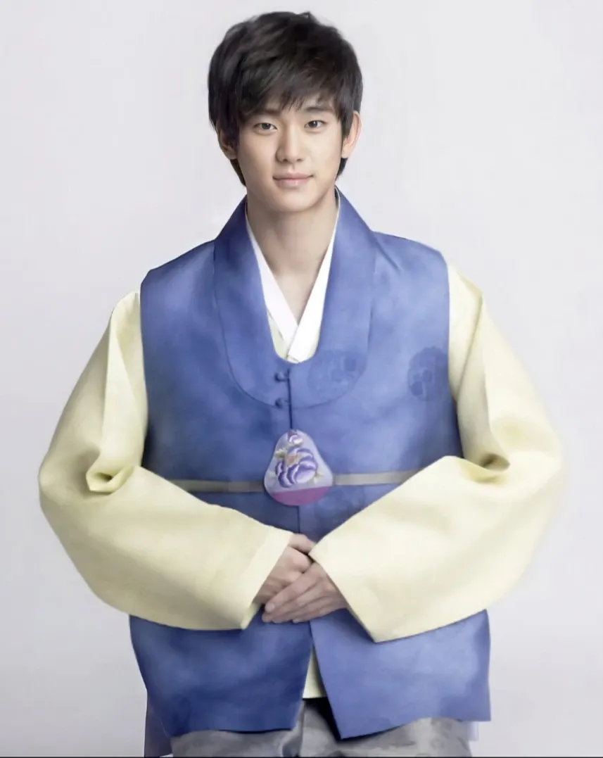 A moment captured by a fan of Kim Soohyun