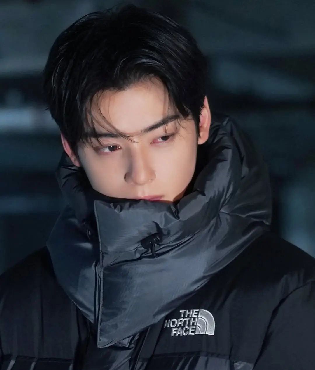 Behind-the-scenes cut of Cha Eunwoo
