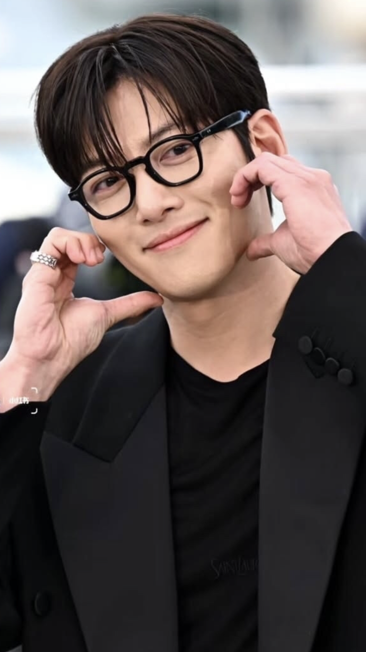 지창욱의 팬들이 직접 만든 특별한 배경화면