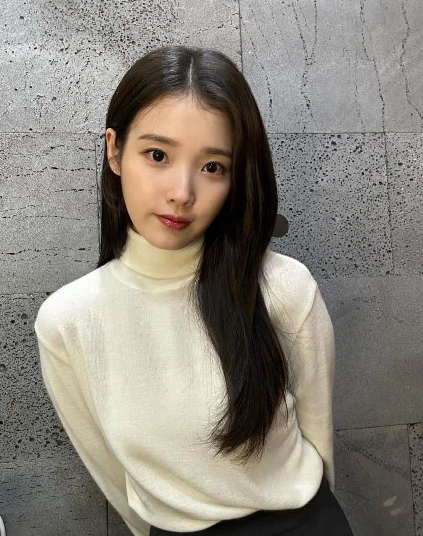 Cuplikan di balik layar dari IU