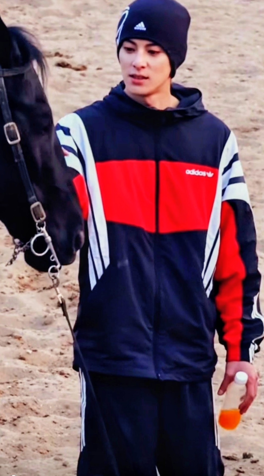 A moment captured by a fan of Dylan Wang