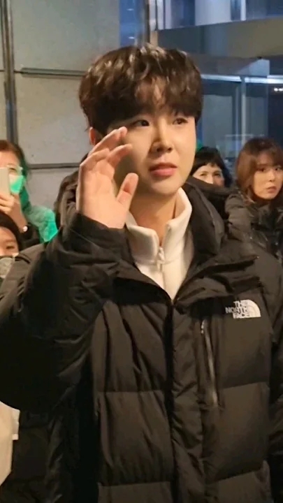 Song Minjun background image recommended by Choeaedol Celeb fandom