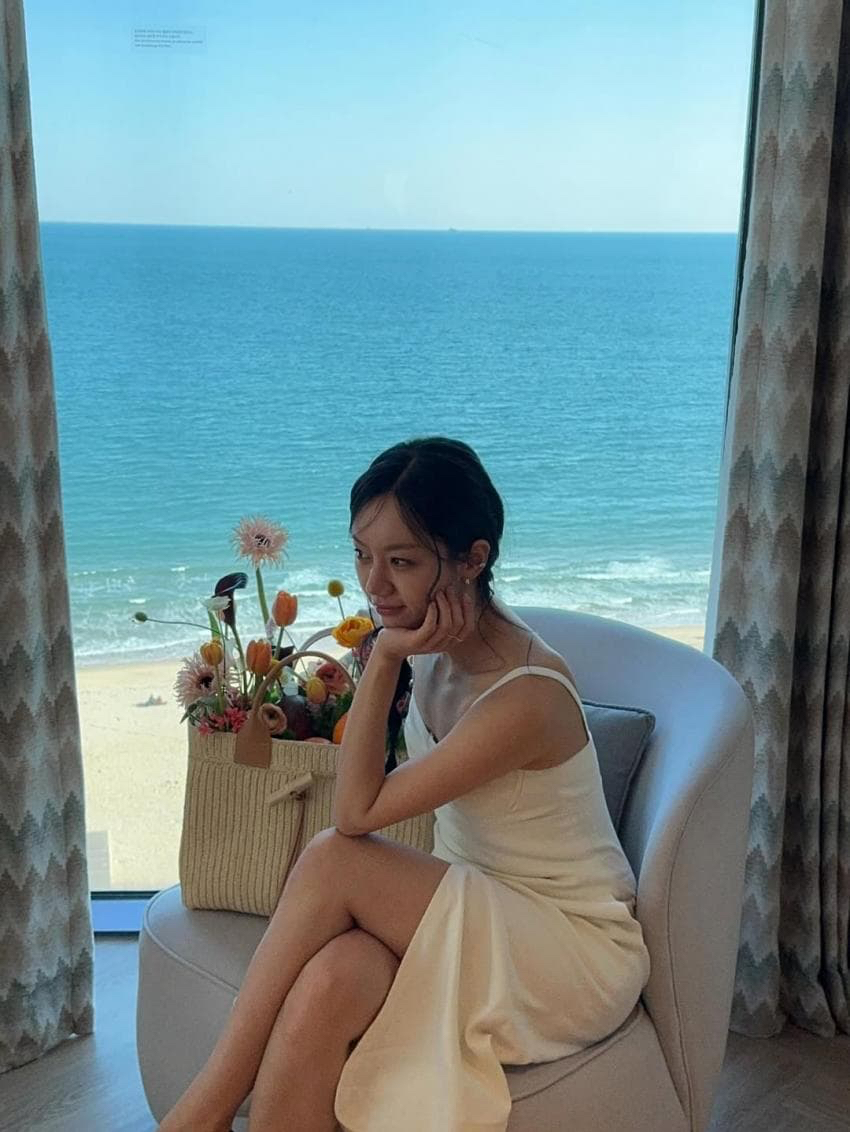 Behind-the-scenes cut of Hyeri