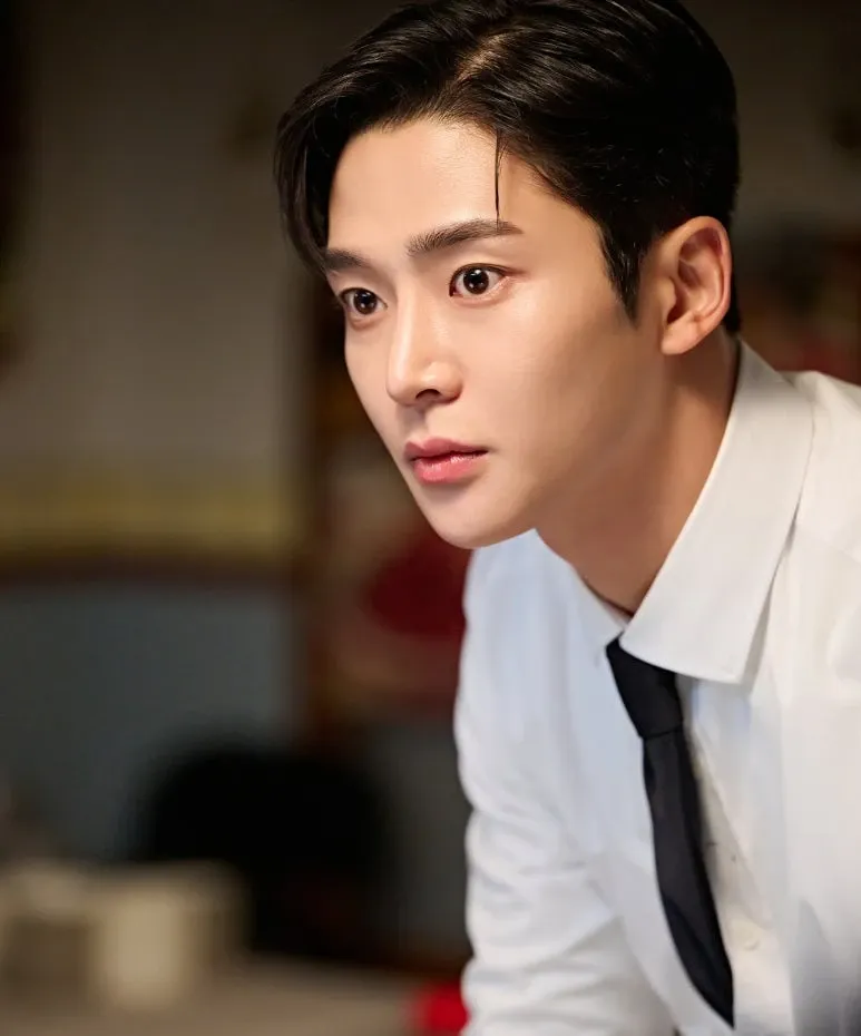 Momen yang diabadikan oleh penggemar Rowoon