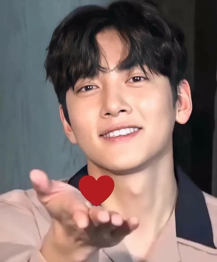 A moment captured by a fan of Ji Changwook