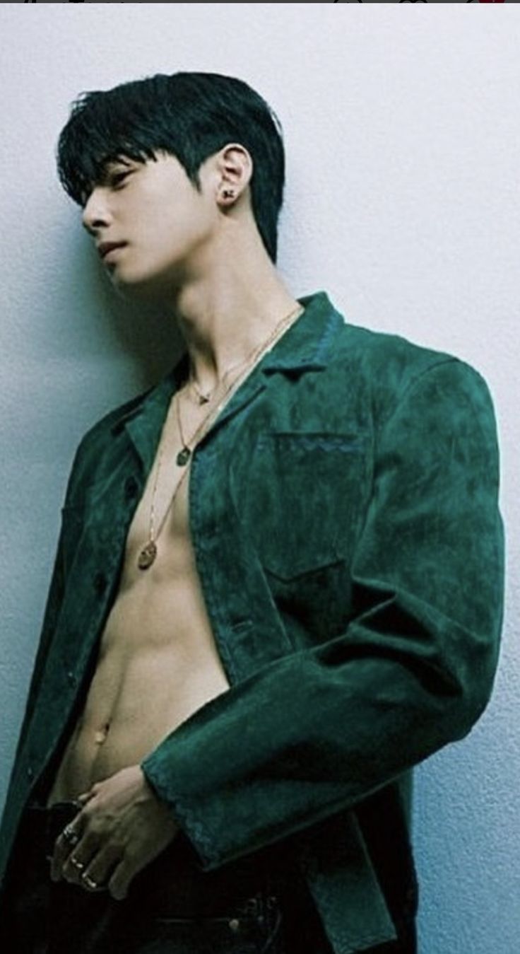 Latest photo of Cha Eunwoo