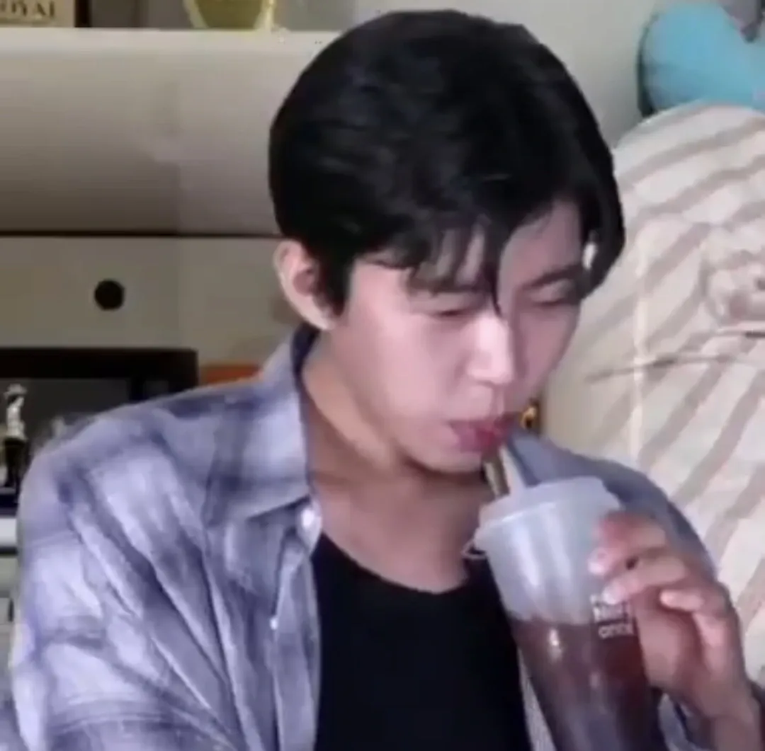 Foto kegiatan terbaru dari Lim Youngwoong