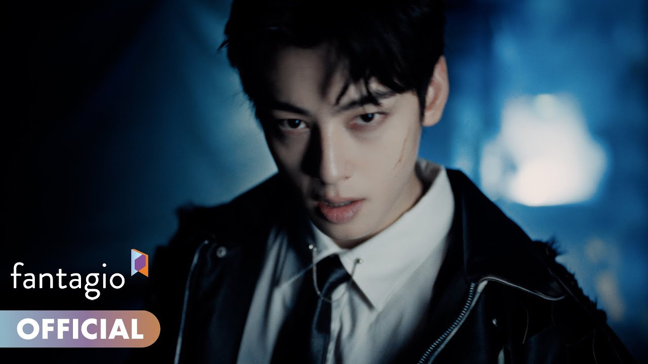 Behind-the-scenes cut of Cha Eunwoo