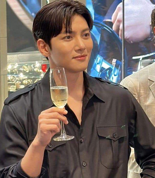 チ・チャンウクの最近の活動ショット