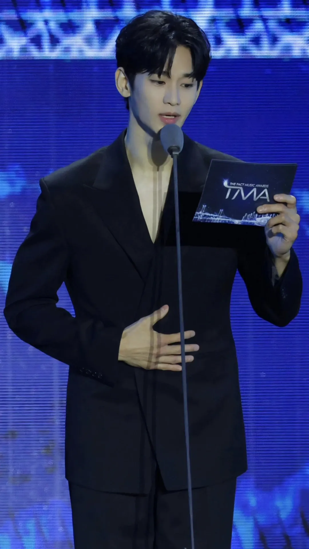 Behind-the-scenes cut of Kim Soohyun