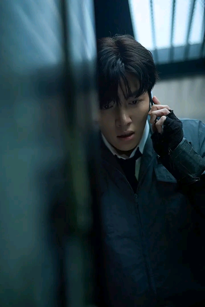 Behind-the-scenes cut of Ji Changwook