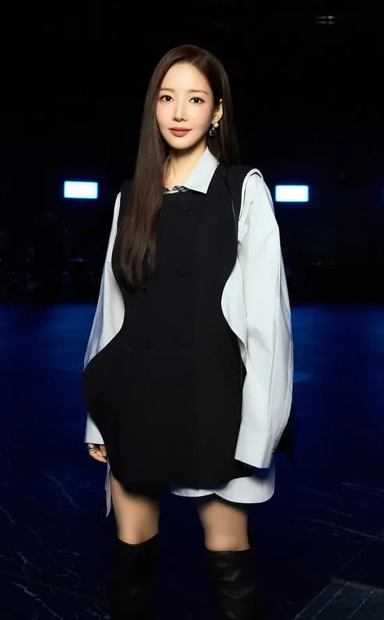 A moment captured by a fan of Park Minyoung