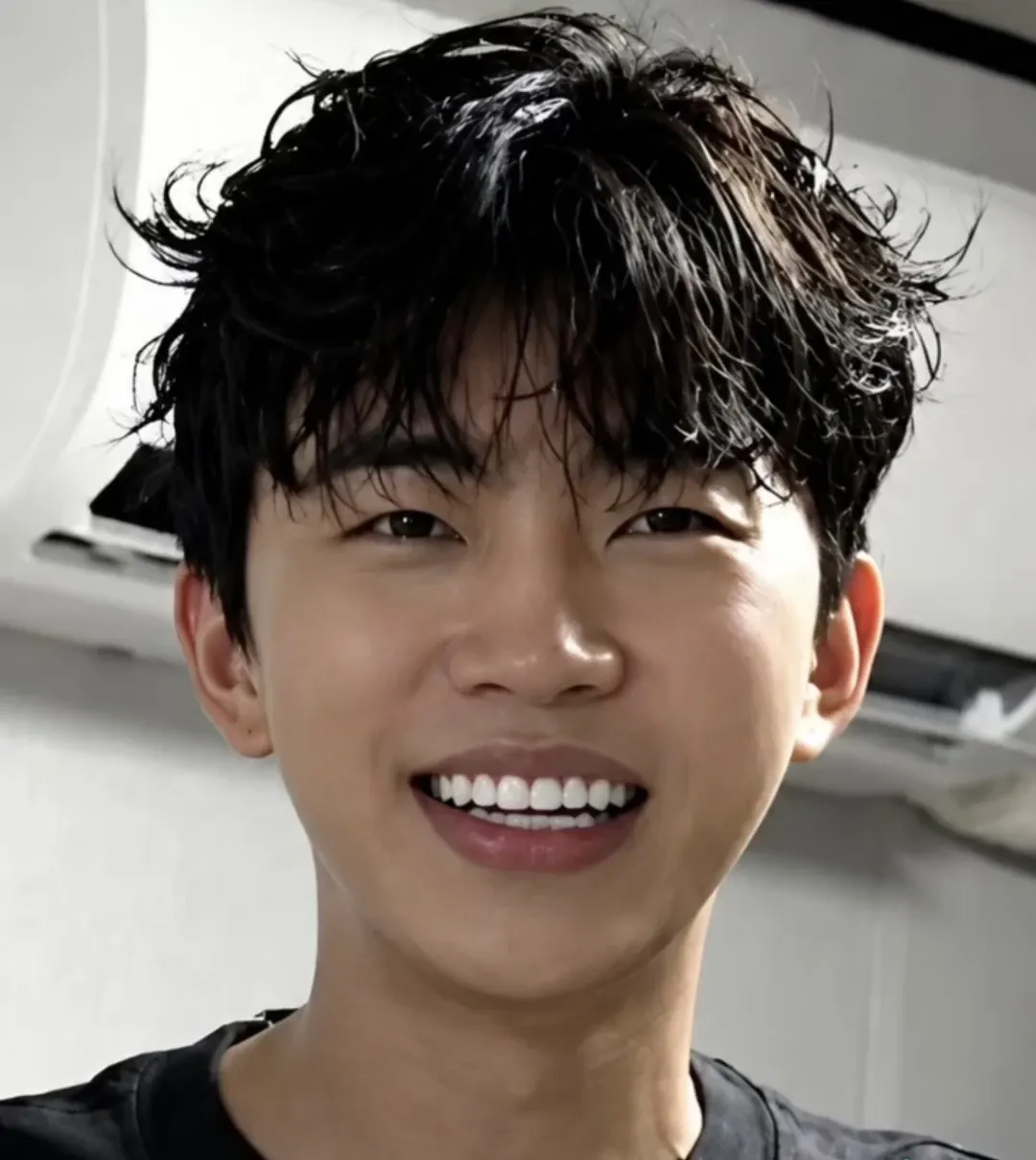 Cuplikan di balik layar dari Lim Youngwoong