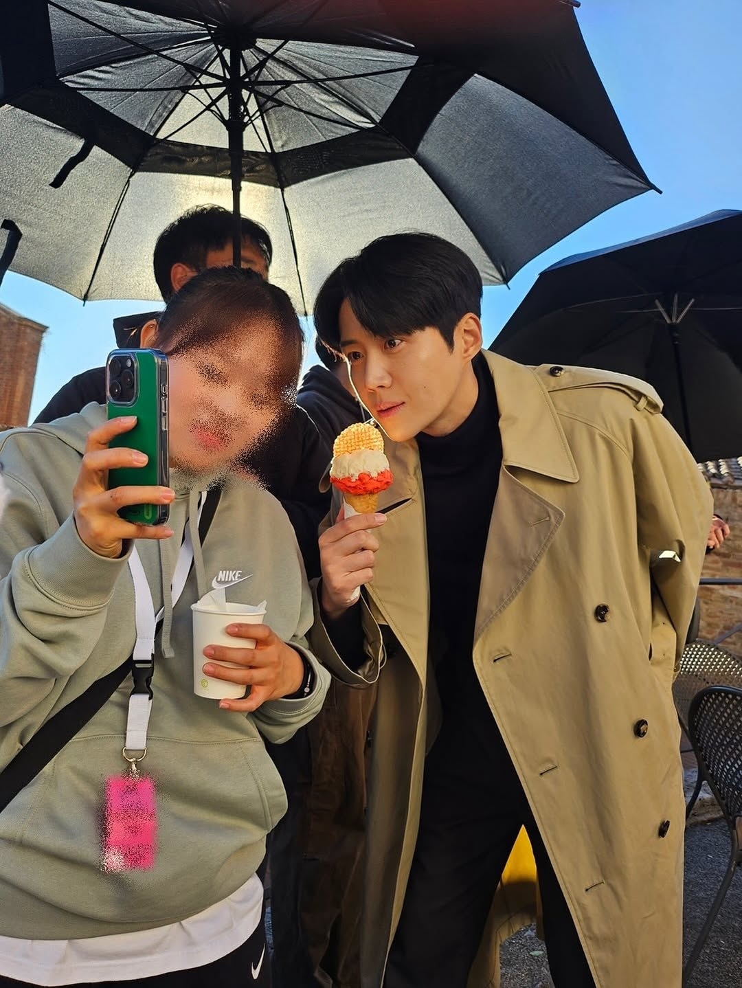 Behind-the-scenes cut of Kim Seonho
