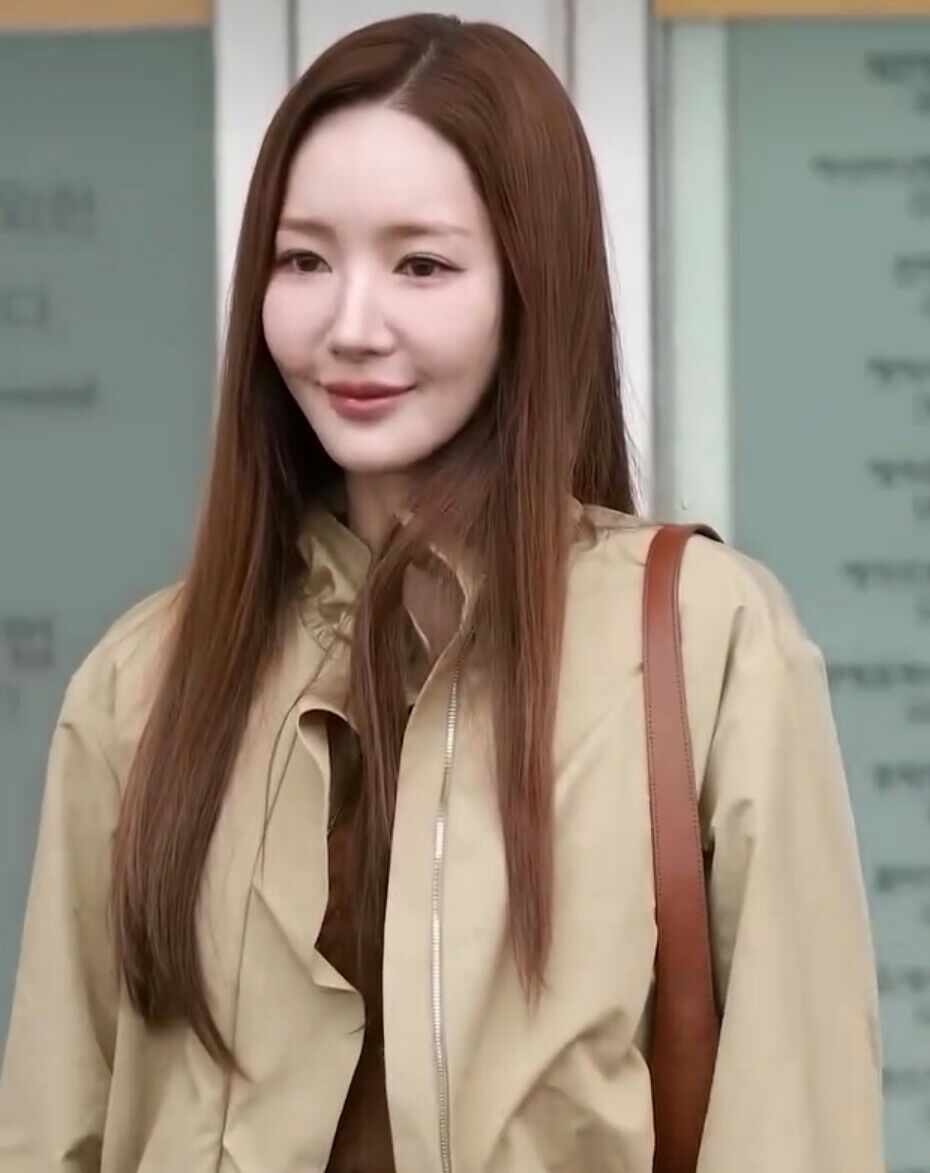 A moment captured by a fan of Park Minyoung