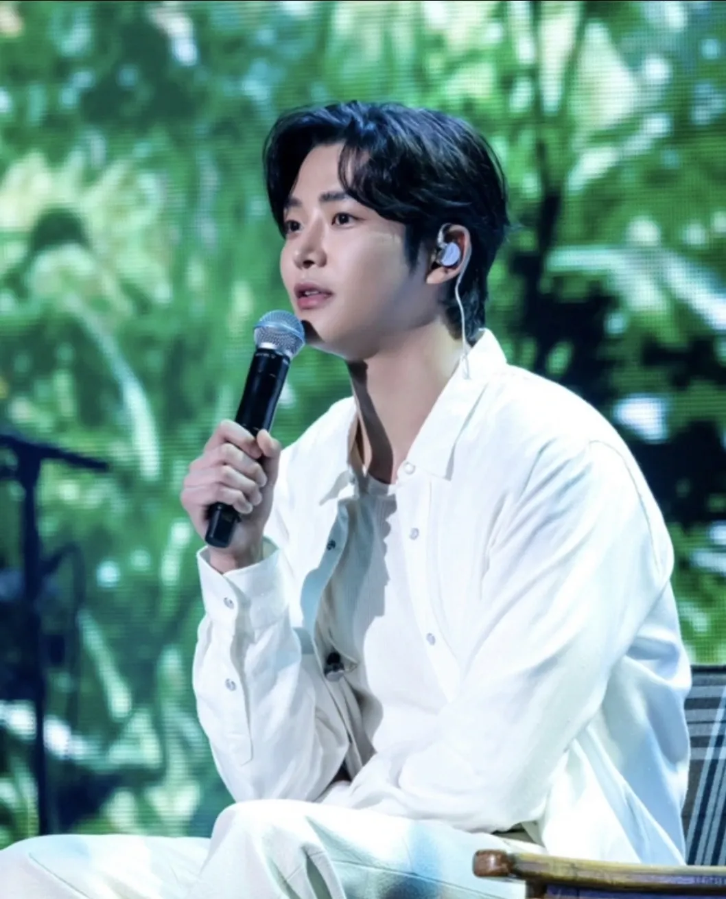 Momen yang diabadikan oleh penggemar Rowoon