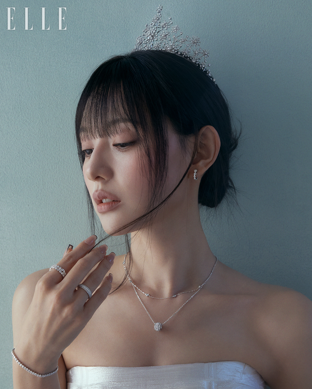 Behind-the-scenes cut of Kim Jiwon