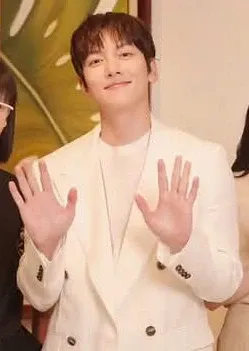 지창욱의 비하인드 컷
