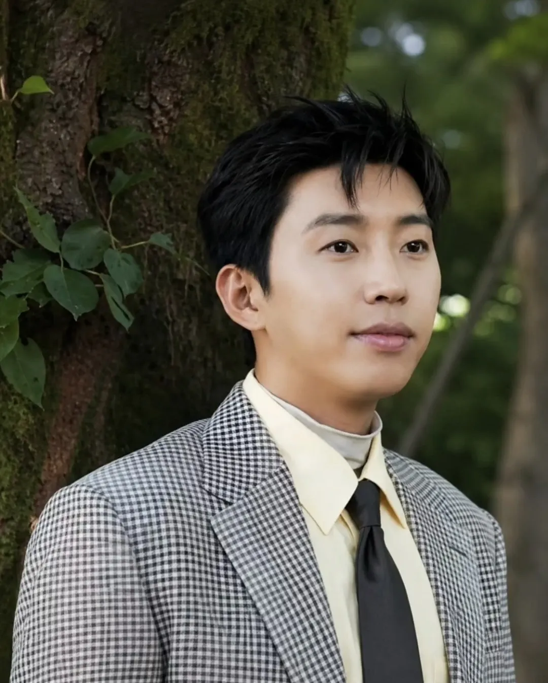 Behind-the-scenes cut of Lim Youngwoong