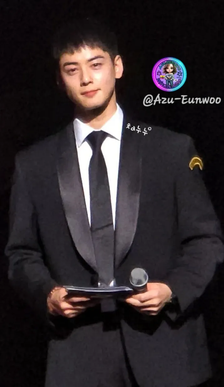 Recent activity shot of Cha Eunwoo