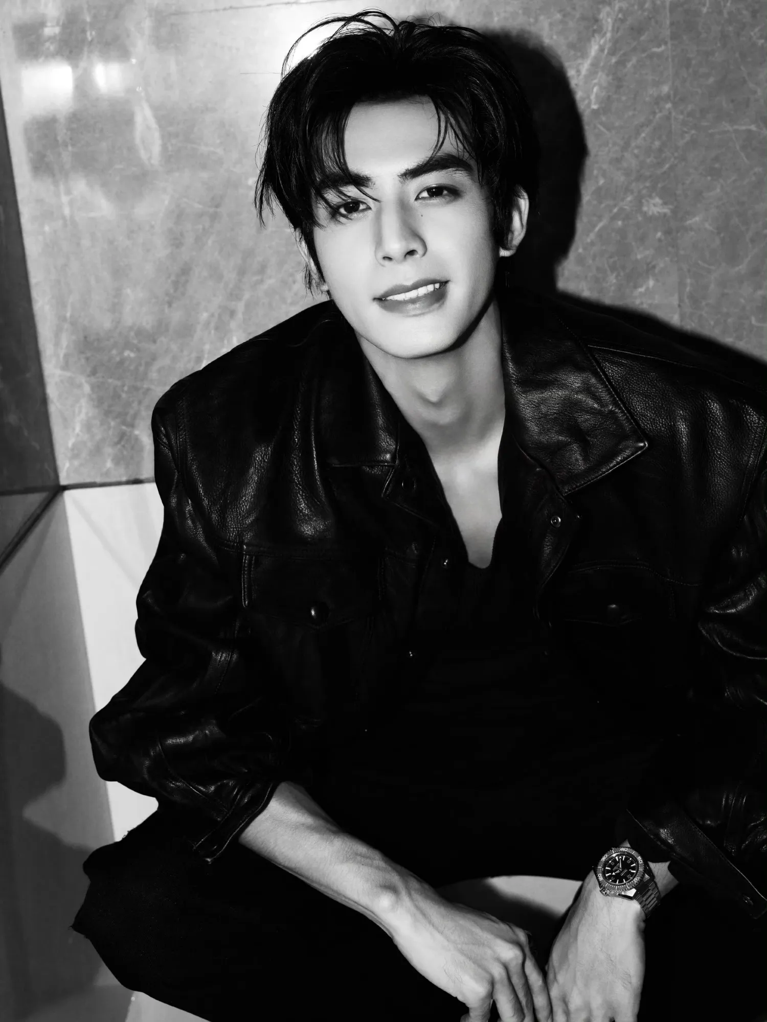 Behind-the-scenes cut of Song WeiLong