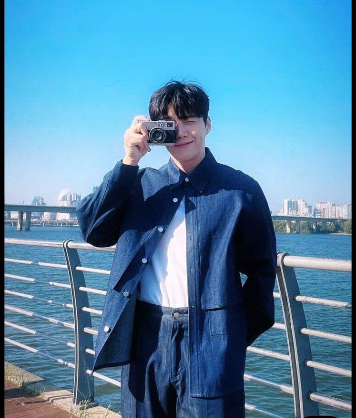 A moment captured by a fan of Kim Seonho